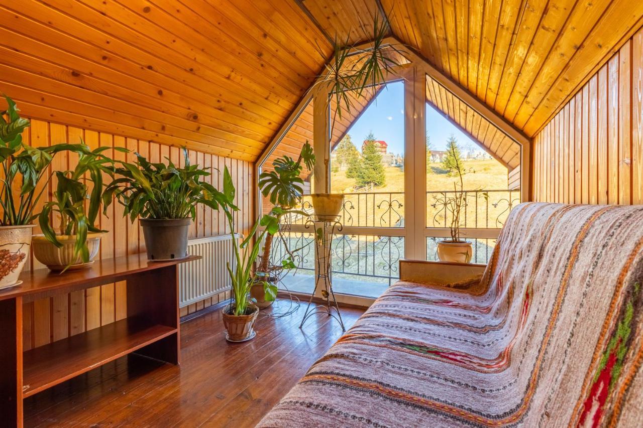 Гуцульська Світлиця Hotel Bukovel Bagian luar foto