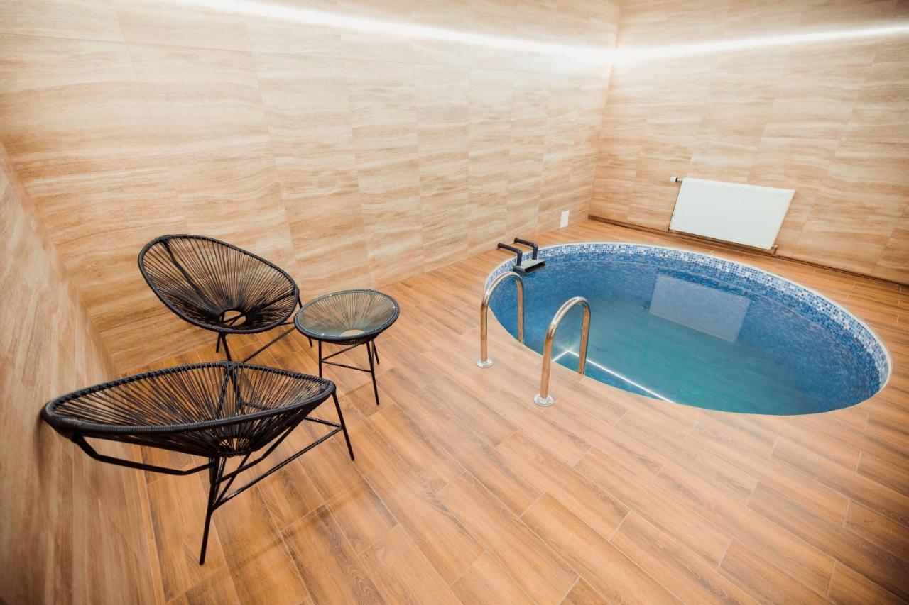 Гуцульська Світлиця Hotel Bukovel Bagian luar foto